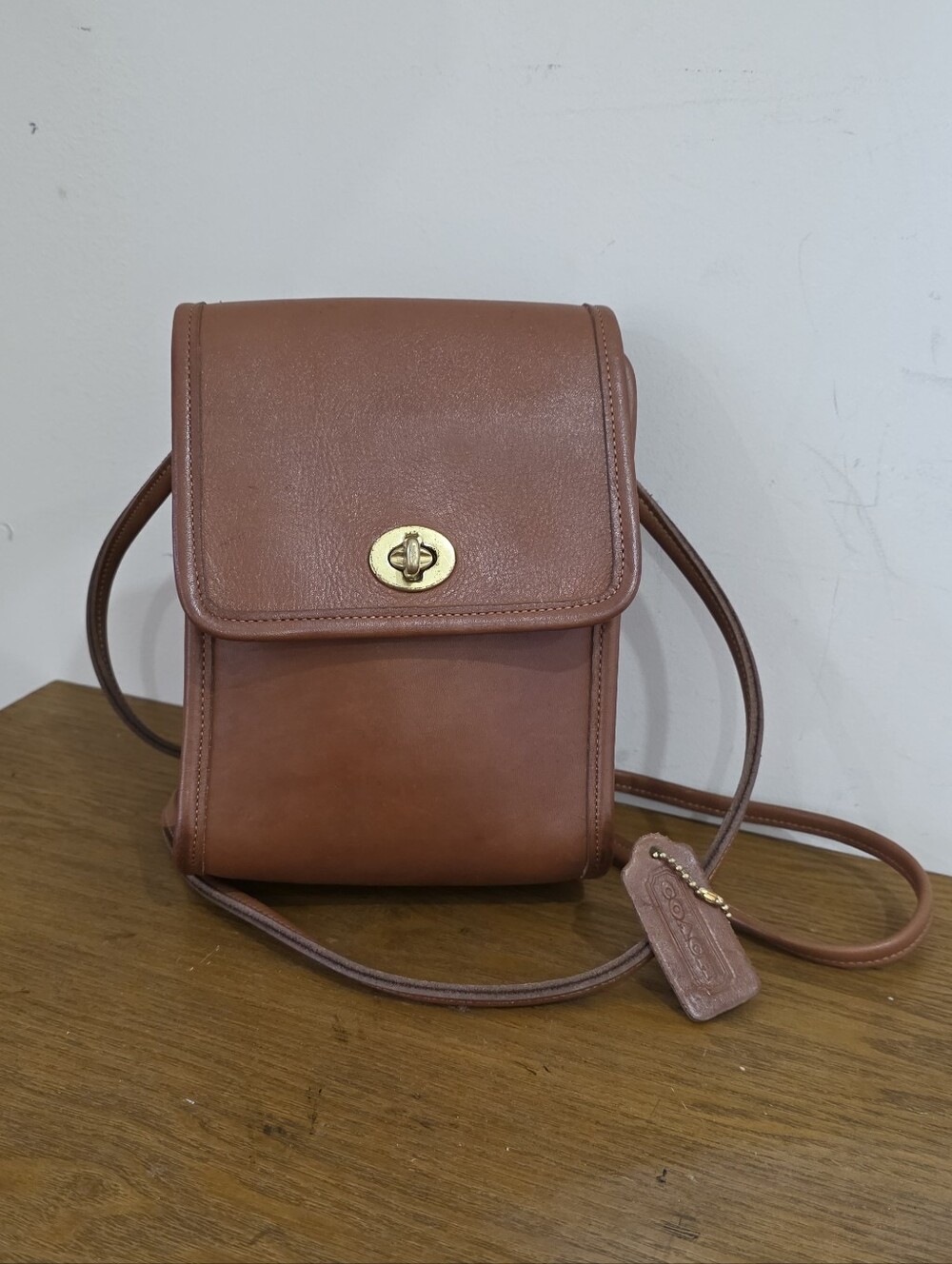 Vintage Coach British Tan Leather Crossbody bag